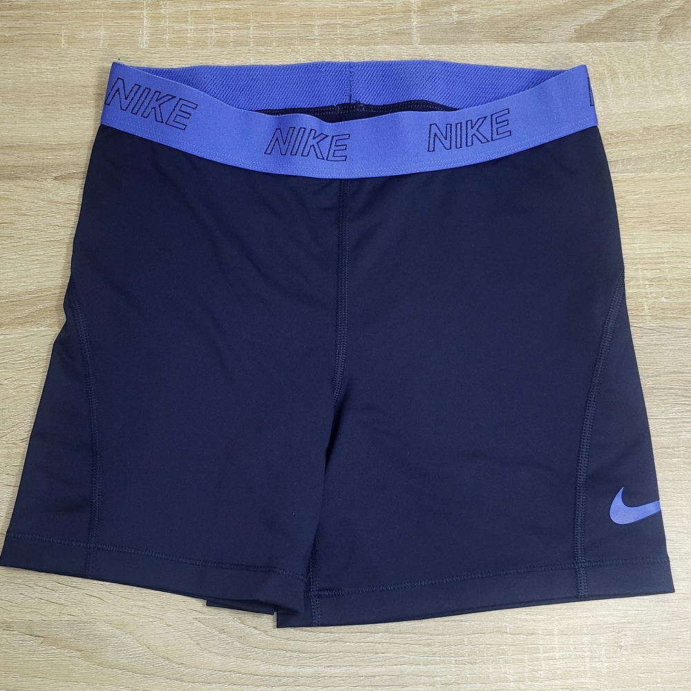 Medium Nike Women's Blue/ Navy Blue Shorts - Picture 1 of 3